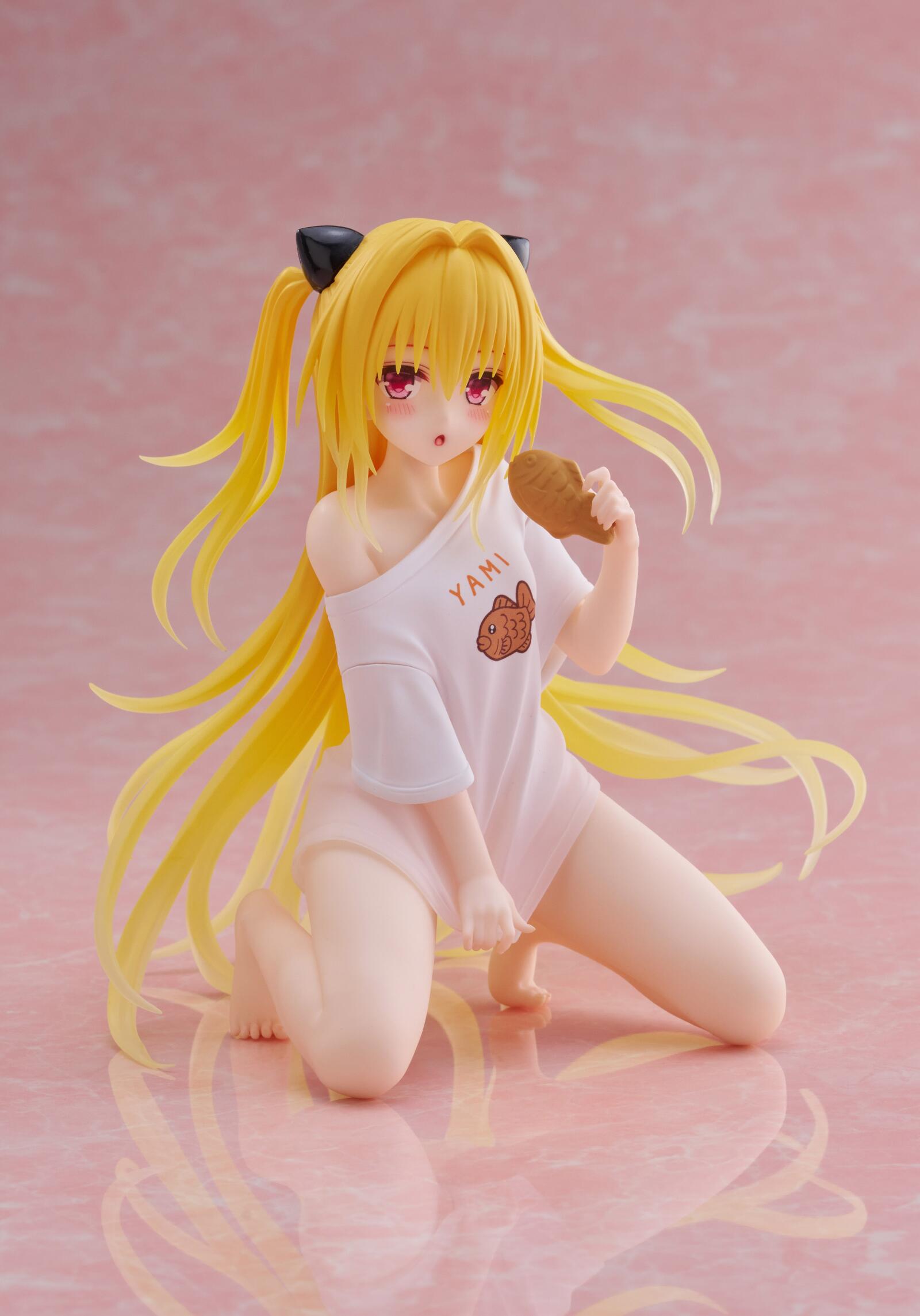 PREORDER To Love-Ru Darkness Desktop Cute Figure Golden Darkness (Roomwear Version)